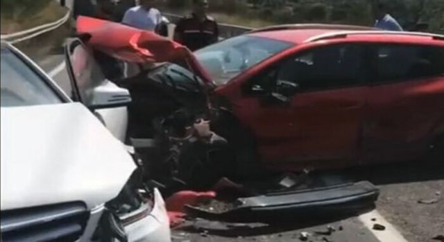 5 Aracın Karıştığı Kazada 12 Kişi Yaralandı..