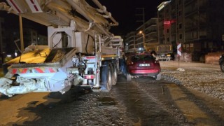 Milas Çevre Yolunda Kamyon ve Otomobil Çarpıştı Trafik Aksadı