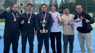 Milas’ta Lise Öğrencisi Efe Güloğlu Tenis Turnuvasında Şampiyon Oldu