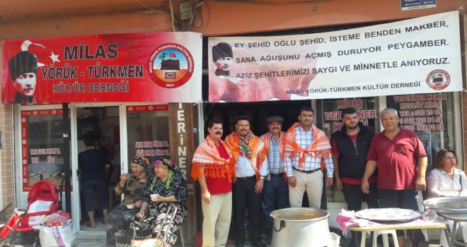 Milas Yörük Türkmen Kültür Derneği Batman’da Şehit olan Askerlerimiz için aşure dağıttı